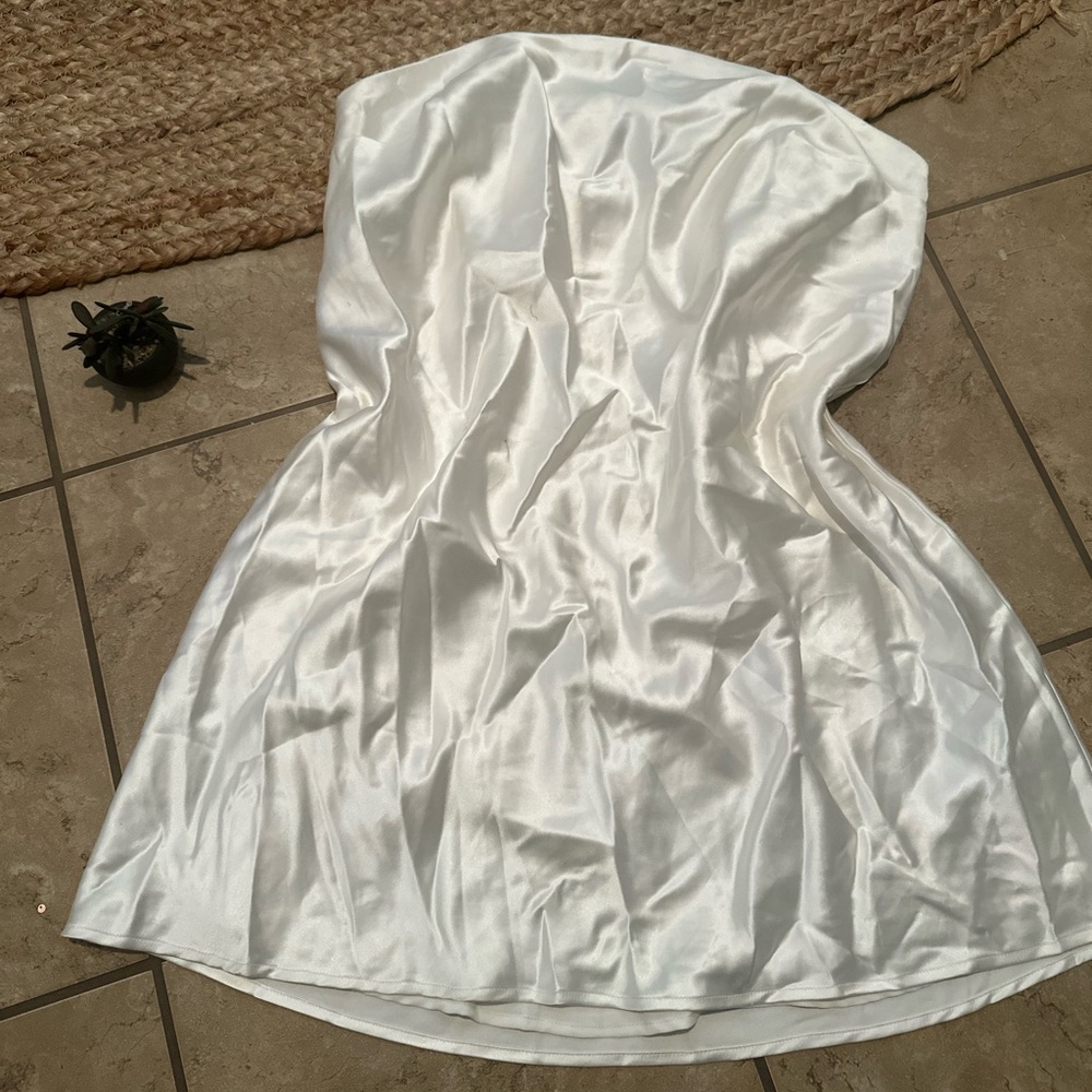 SATIN STRAPLESS MINI DRESS - Picture 2 of 7